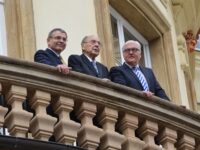 Drei Außenminister, ein Balkon, 25 Jahre - Foto: tra