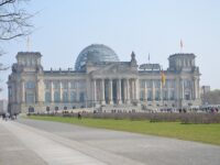Foto; Reichstagsgebäude in Berlin - Bild: tra