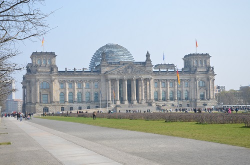 Foto; Reichstagsgebäude in Berlin - Bild: tra