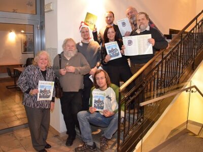 Foto: Herausgeber, Redaktion und Mitarbeiter im Dezember 2014 - Bild: Simon Römer
