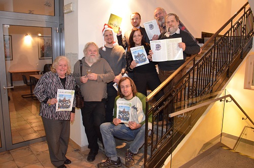 Foto: Herausgeber, Redaktion und Mitarbeiter im Dezember 2014 - Bild: Simon Römer