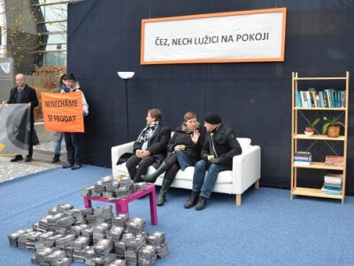 Foto: Protest in kalter Wohnzimmeratmosphäre - Bild: LE/tra