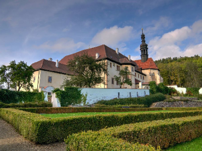 Foto: Franziskanerkloster Kaaden - Bild: Commons/Lukáš Kalista