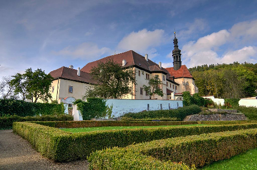 Foto: Franziskanerkloster Kaaden - Bild: Commons/Lukáš Kalista