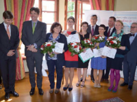 Foto: Gewinnerinnen der Deutschlehrerpreise 2016 mit Botschaftern Deutschlands und Österreichs - Bild: LE/tra