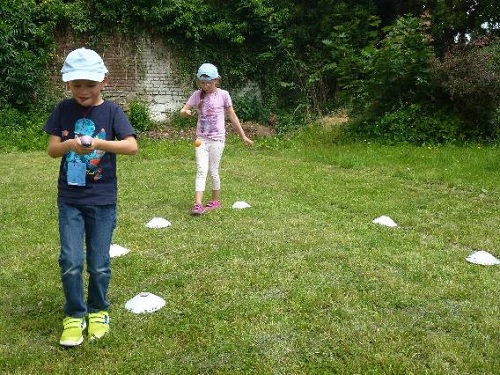 Foto: Eierlaufen beim letzten Kinderfest in Pilsen - Bild: junikorn.cz