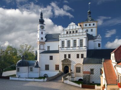 Foto: Schloss Pardubitz - Bild: Commons/ Karel Sakař, Zamek pce 2, CC BY-SA 3.0