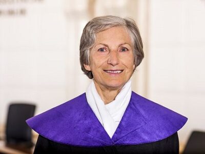 Foto: Irmgard Griss in Richterrobe - Bild: Commons/VfGH/Achim Bieniek, CC BY-SA 3.0