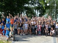 Foto: Gruppenbild der Sommercamp-Teilnehmer 2017 - Bild: srö
