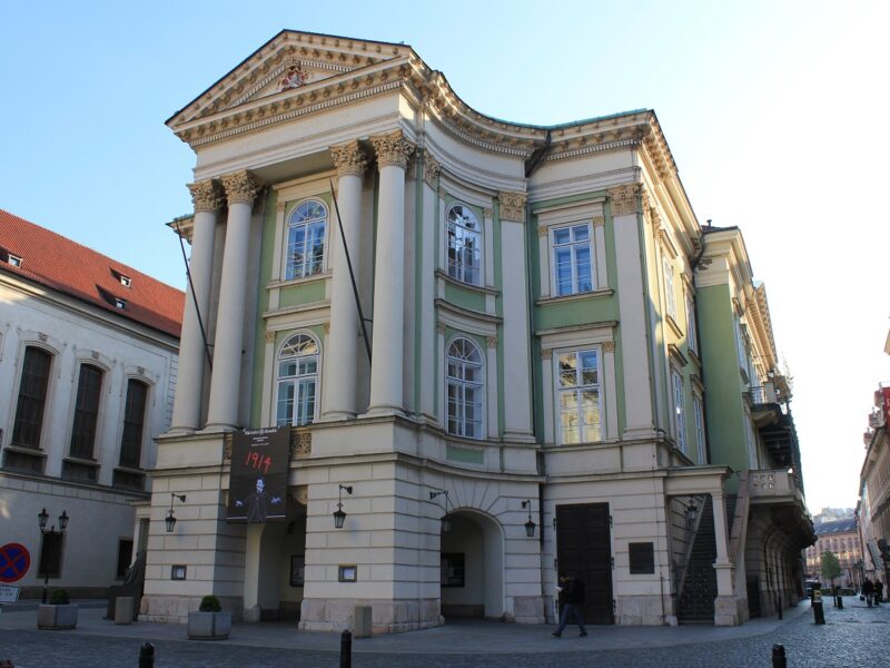 Foto: Ständetheater in Prag - Bild: Commons/Øyvind Holmstad, CC BY-SA 3.0