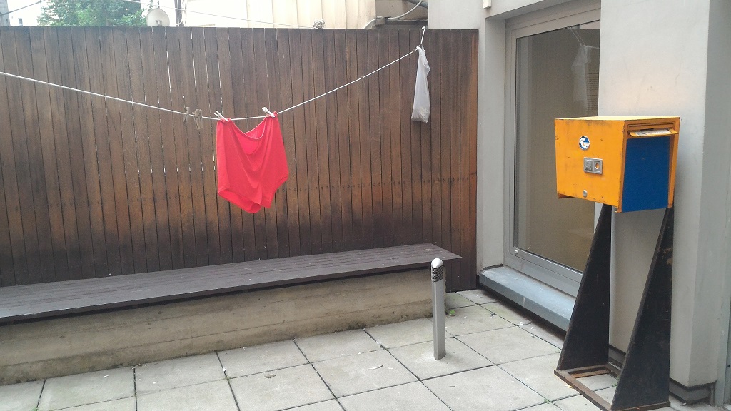 Foto: Rote Boxershorts auf einer Wäscheleine - Bild: LE/tra