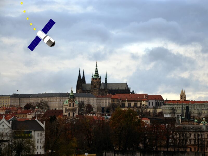 Foto-Collage: Raumstation Himmelspalast über der Prager Burg