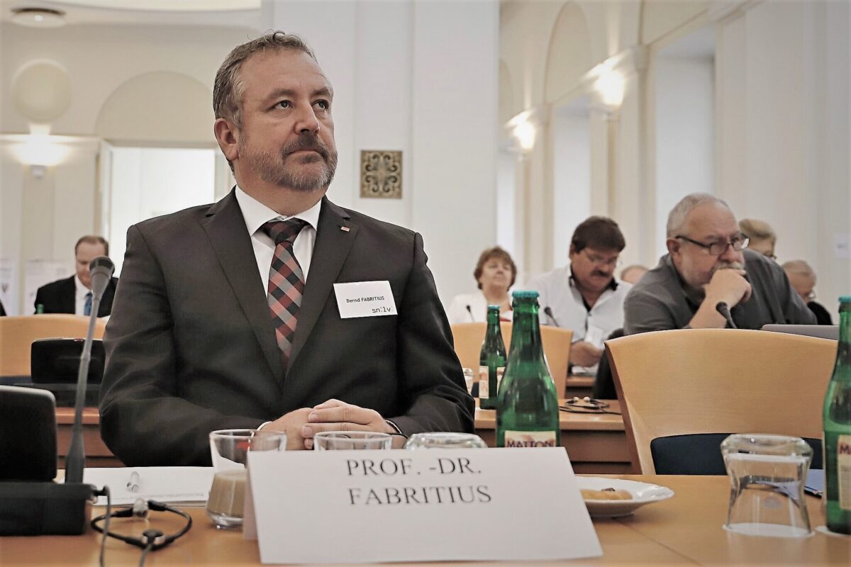 Bernd Fabritius bei der Konferenz der Landesversammlung in Prag, Oktober 2018 / Foto: Peggy Lohse