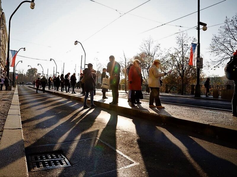 Im Jahr 2018 wehte die tschechische Trikolore häufig und an ganz verschiedenen Gedenktagen. Hier a 17.11. zum Tag des Kampfes für Freiheit und Demokratie / Foto: Peggy Lohse