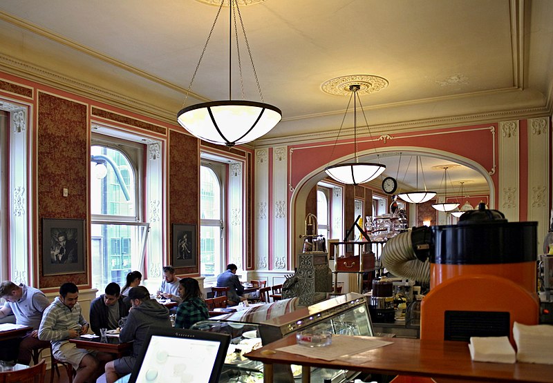 Kaffeehaus Louvre, Foto: VitVit - Own work, CC BY-SA 4.0