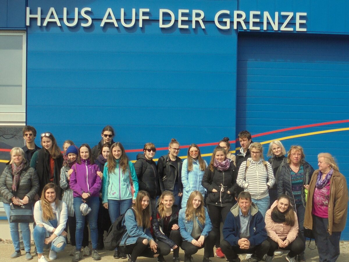 Germanistikstudenten aus Prag und Pardubitz konnten in der Gedenkstätte Nachkriegsgeschichte hautnah erleben. - Foto: Archiv Margit Řehoříková