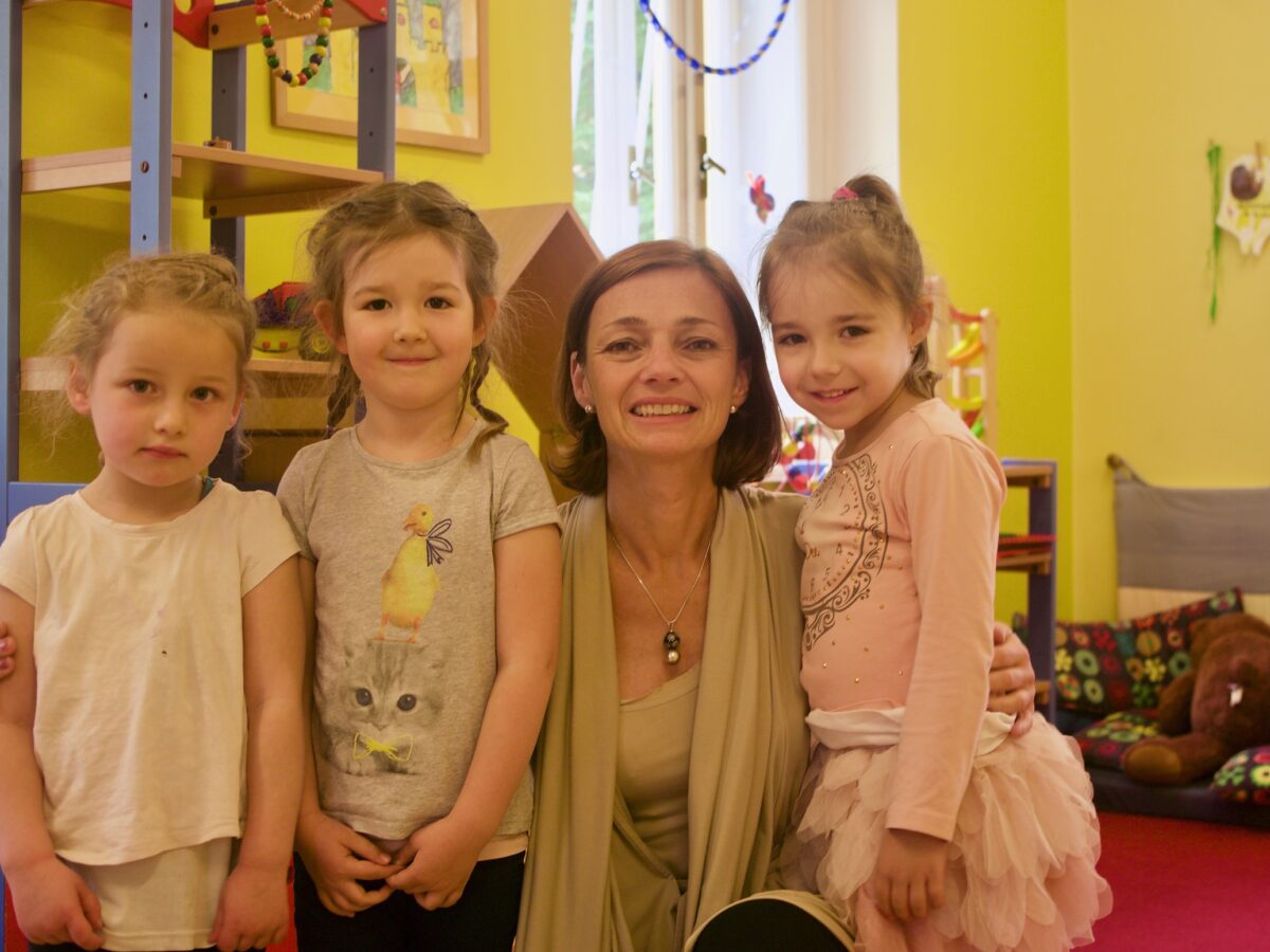 Markéta Frank mit Schützlingen der Kids Company - Foto: Friederike Aschhoff