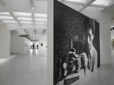 Großaufnahme des Künstlers Alberto Giacometti in der Ausstellung in Prag, Foto: Helena Fikerová