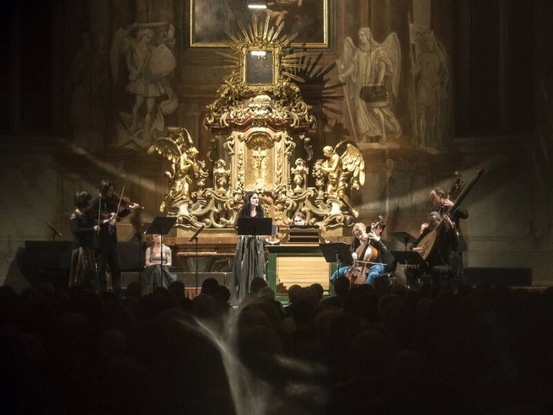 Das Orchester Collegium Marianum und die Sopranistin Hana Blažíková, Foto: Bach for All