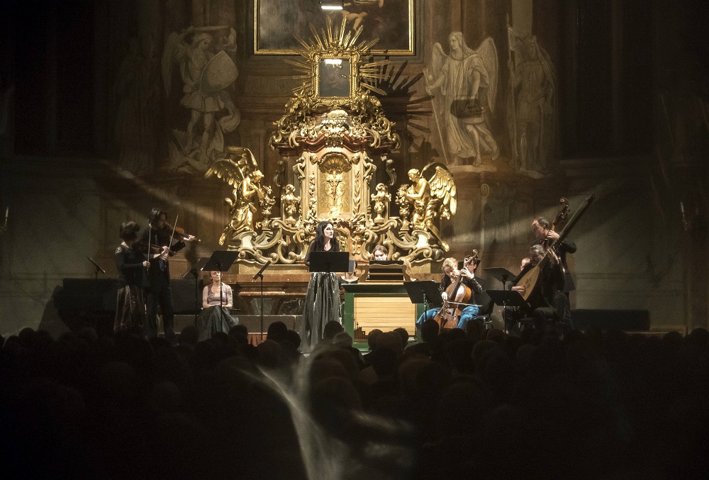 Das Orchester Collegium Marianum und die Sopranistin Hana Blažíková, Foto: Bach for All