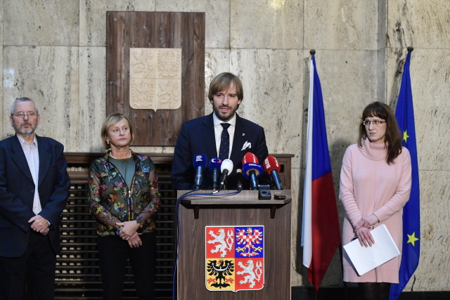 Gesundheitsminister Adam Vojtěch vor der Presse, Foto: ČTK/Vondrouš Roman