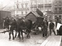 Müllabfuhr in Aussig 1918 auf einem Foto von Rudolf Jenatschke, Foto: Muzeum Ústí nad Labem