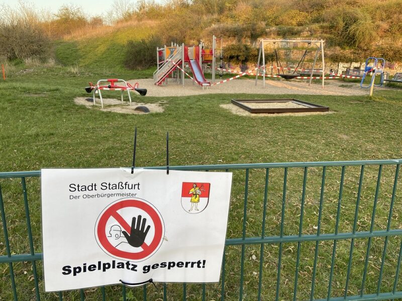 Spielplatz geschlossen - Foto: Tobias Barthel