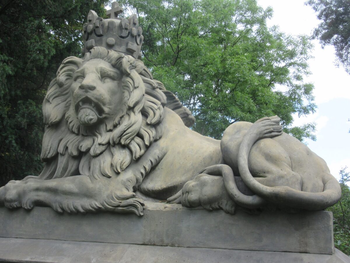 Löwenskulptur an der Chotkova auf der Prager Kleinseite, geschaffen 1848 vom Bildhauer Joseph Max - Foto: Detmar Doering