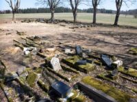 Gräber der ehemaligen deutschsprachigen Bevölkerung in Thonbrunn bei Asch (Studánka u Aše). Foto: Michaela Danelová