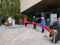 Am Montag wurde das lang erwartete Sudetendeutsche Museum in München eröffnet. V.l.n.r.: Ilse Aigner, Markus Söder, Monika Grütters, Bernd Posselt. Foto: Twitter / Bayerischer Landtag