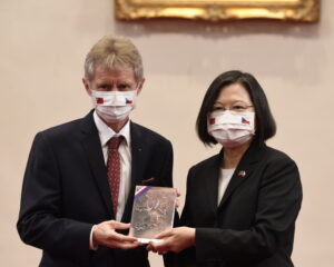 Senatspräsident Miloš Vystrčil traf sich bei seinem Besuch auch mit Taiwans Präsidentin Tsai Ing-wen. Foto: ČTK/Krumphanzel Michal