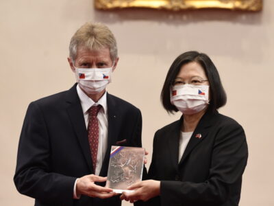 Senatspräsident Miloš Vystrčil traf sich bei seinem Besuch auch mit Taiwans Präsidentin Tsai Ing-wen. Foto: ČTK/Krumphanzel Michal
