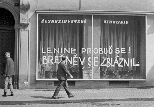 „Lenin, steh auf, Breschnew ist verrückt geworden.“ Foto: ČTK/unbekannt