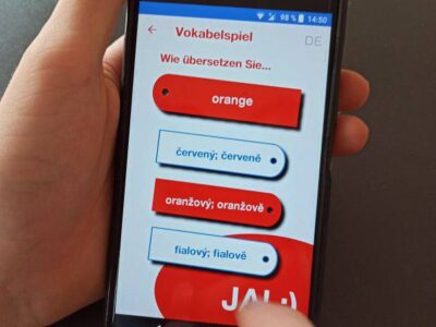 Die neue deutsch-tschechische Sprach-App „Do kapsy“ verbindet praktisches Wissen mit Spaß. Foto: Svenja Uihlein