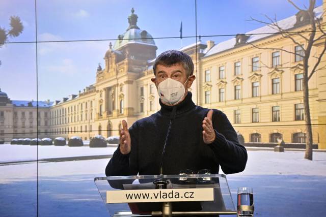 Tschechien ruft einen neuen Notstand aus. Im Bild: Regierungschef Andrej Babiš bei der Pressekonferenz am Sonntag. Foto: ČTK/Šimánek Vít