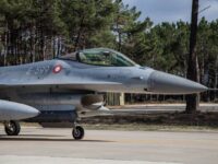 Das dänische Kampfflugzeug F-16 bei der NATO-Übung "Exercise Real Thaw 2018". Foto: NATO