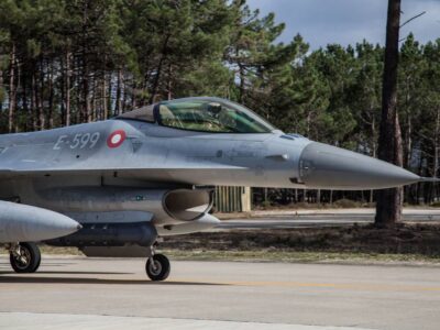 Das dänische Kampfflugzeug F-16 bei der NATO-Übung "Exercise Real Thaw 2018". Foto: NATO