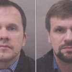Die beiden Militärspione Aleksandr Mischkin und Anatoli Tschepiga (v.l.) sollen für die Explosionen in Vrbětice verantwortlich sein. Foto: Twitter/ Policie ČR