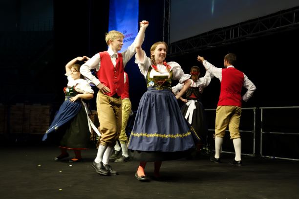 Die Schönhengster Tanzgruppe auf dem Sudetendeutschen Tag 2019. Foto: Steffen Neumann