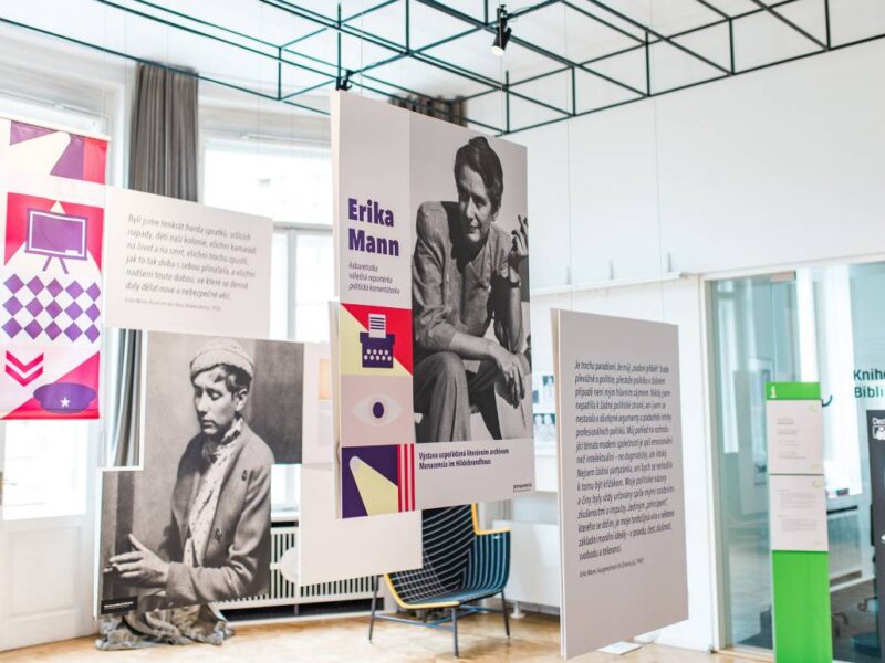 Die Ausstellung „Erika Mann (1905–1969). Die Kriegsreporterin, Kinderbuchautorin und politische Kommentatorin“ ist im Goethe-Institut Prag zu sehen. Foto: Pavlína Jáchimová/Goethe-Institut