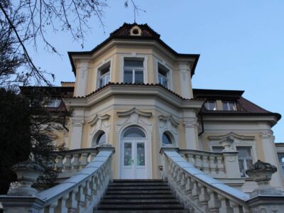 Die Pilsner Villa, in der sich das BGZ sowie der Kindergarten „Junikorn“ befinden. Foto: Manuel Rommel
