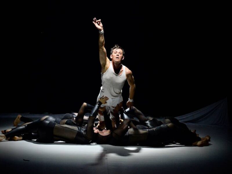 Eine Momentaufnahme aus der Vorstellung „Heroes“ der „Loseres Cirque Company“. Foto: Foto: Letní Letná/ František Ortmann
