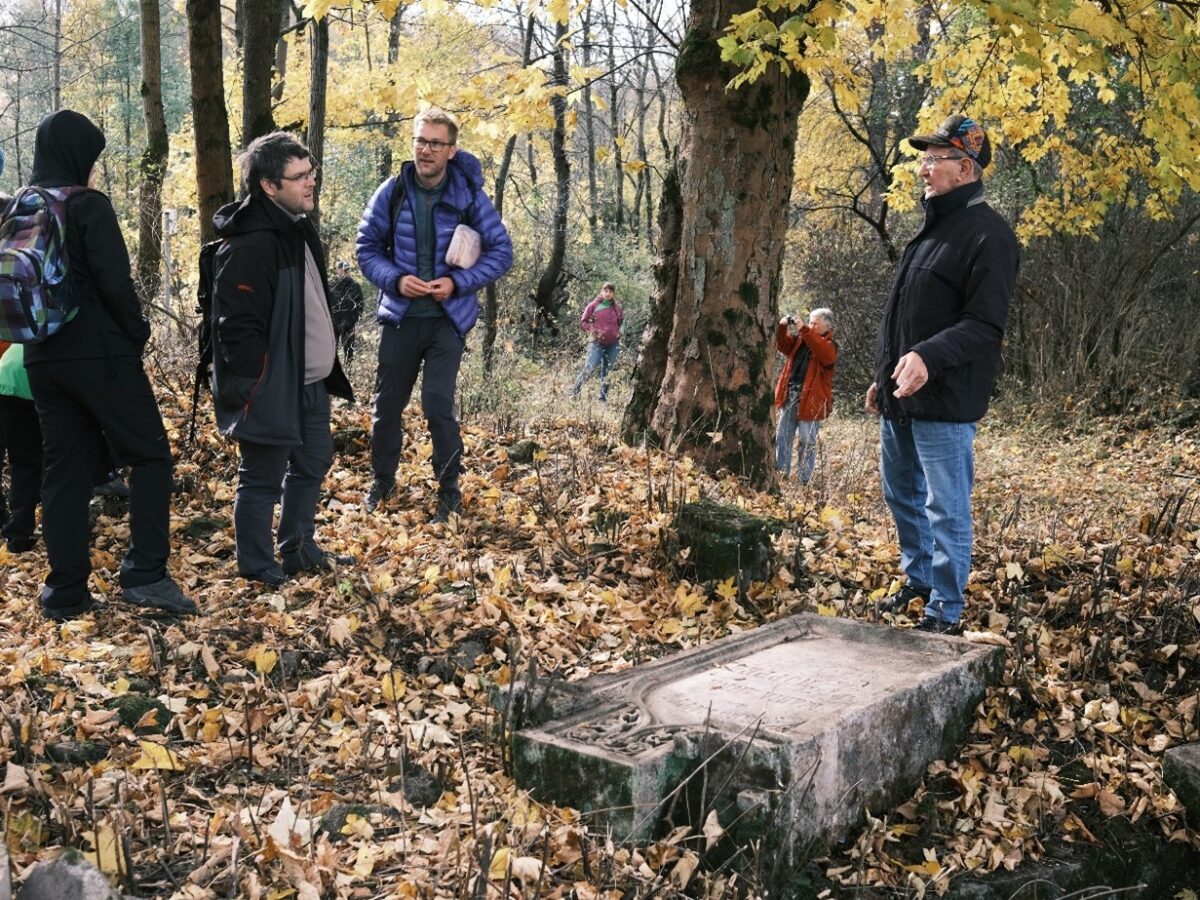 Auf dem Friedhof des ehemaligen Dorfes Milbes. Foto: Michal Urban