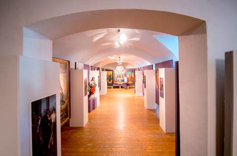 Ein Einblick in die Innenräume der Ausstellung. Foto: Jiří Nominář