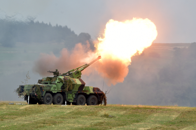 Illustrationsfoto - Eine Kanonenhaubitze DANA der tschechischen Streitkräfte bei einer Militärübung 2019. Foto: ČTK/Kubeš Slavomír