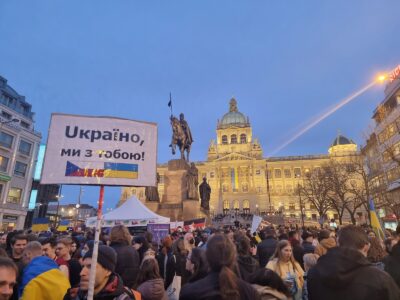 Demonstration gegen den russischen Einmarsch in die Ukraine am 24. Februar 2022 auf dem Prager Wenzelsplatz. Foto: Manuel Rommel