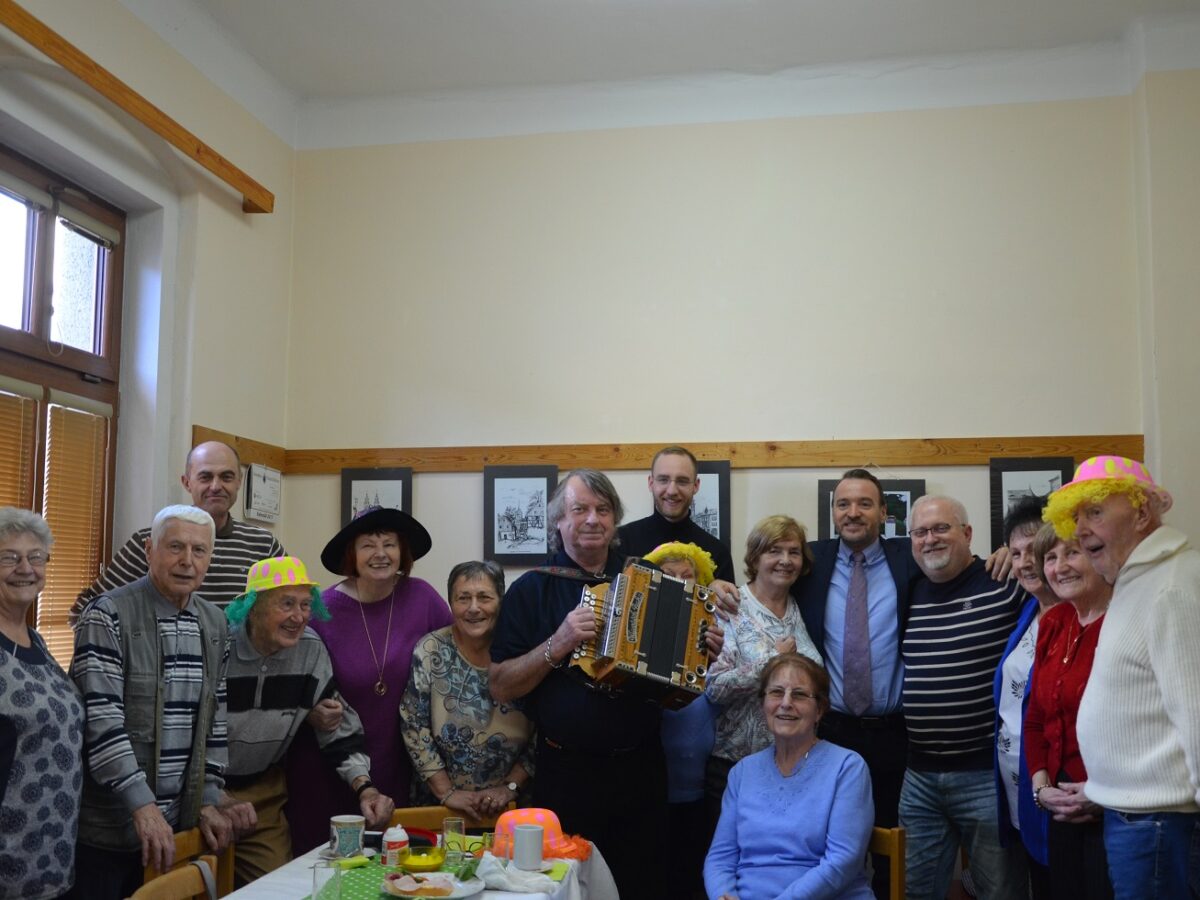 Fröhliche Stunden verbrachten die Anwesenden bei der Karnevalsfeier im Begegnungszentrum Komotau. Foto: Rebecca Cischek