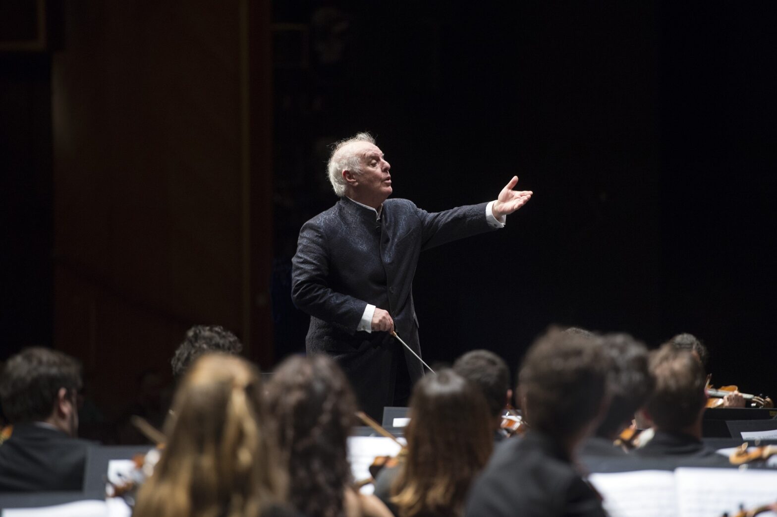 Der israelisch-argentinische Dirigent Daniel Barenboim eröffnet das Festival "Prager Frühling". Foto: Monika Rittershaus