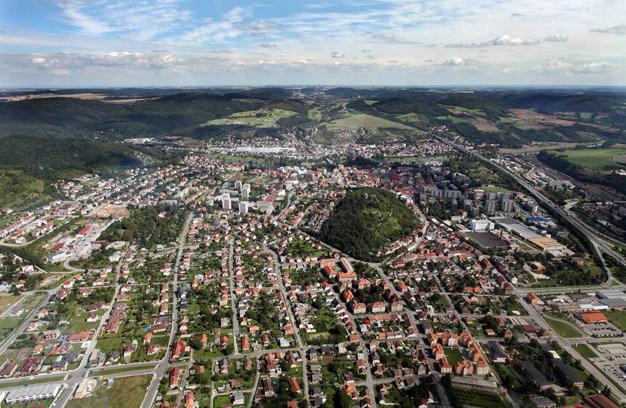 Blick über die mittelböhmische Stadt Beraun (Beroun). Foto: CeSt, Overhead view of Beroun, Czech Republic, 2010, CC BY 3.0