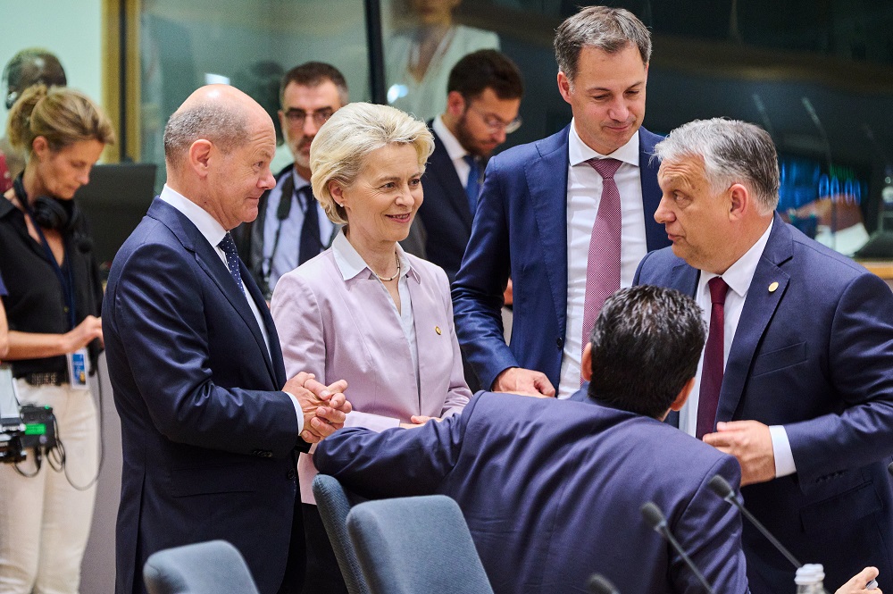 Ob Viktor Orbán auf sein Vetorecht verzichtet? Hier auf dem EU-Gipfel von Ende Juni, auf dem der Kandidatenstatus der Ukraine und Moldawiens besiegelt wurde. Foto: EC - Audiovisual Service